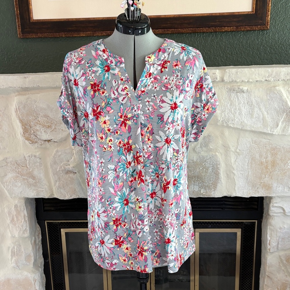 Floral Print Women's Blouse in Gray